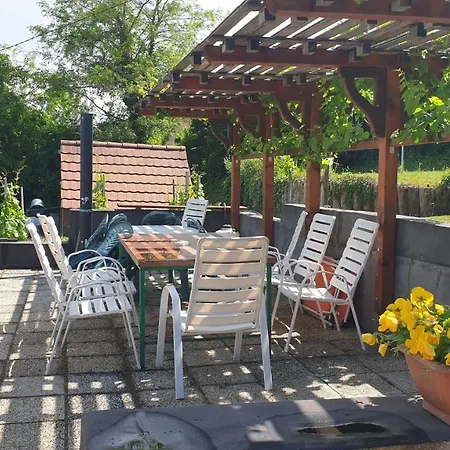 Gasthuis Szabo Pince Vendeghaz *