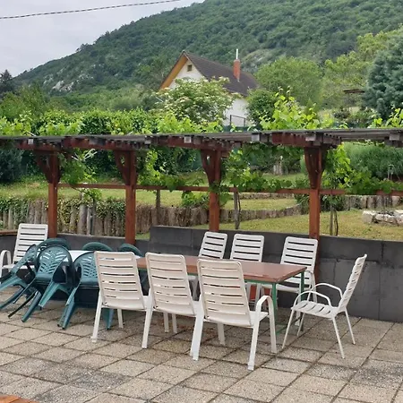 Szabo Pince Vendeghaz Balatonederics