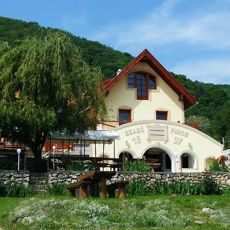 Vendégház Szabó Pince *